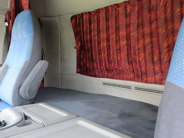 中古トラック UDトラックス粉粒体運搬車 ＃21