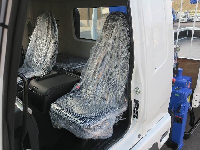 中古トラック 三菱ふそうクレーン付平ボディ #21