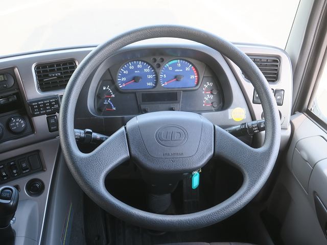 中古トラック UDトラックストラクタヘッド #16