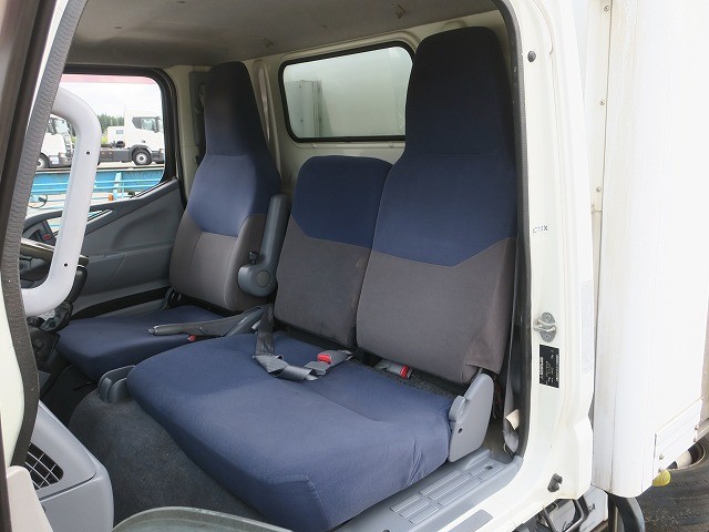 中古トラック 三菱ふそう冷凍バン #23