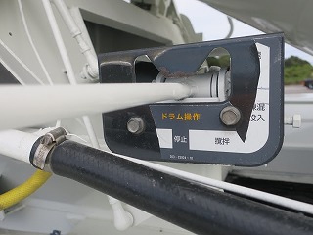 中古トラック UDトラックスコンクリートミキサー車 #8
