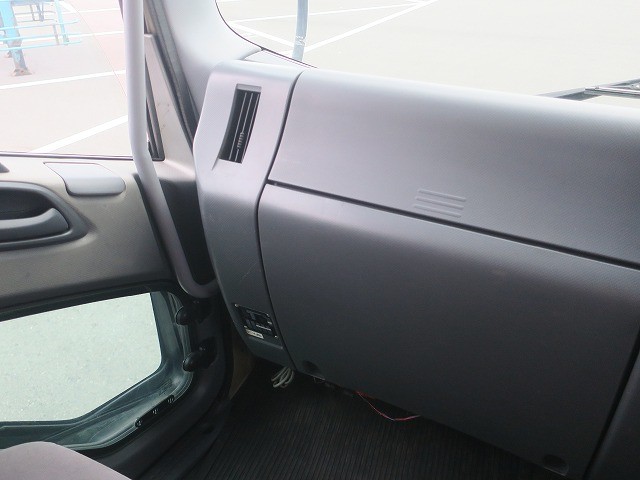 中古トラック いすゞ冷凍バン #15