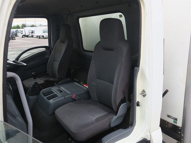 中古トラック いすゞ冷凍バン #23