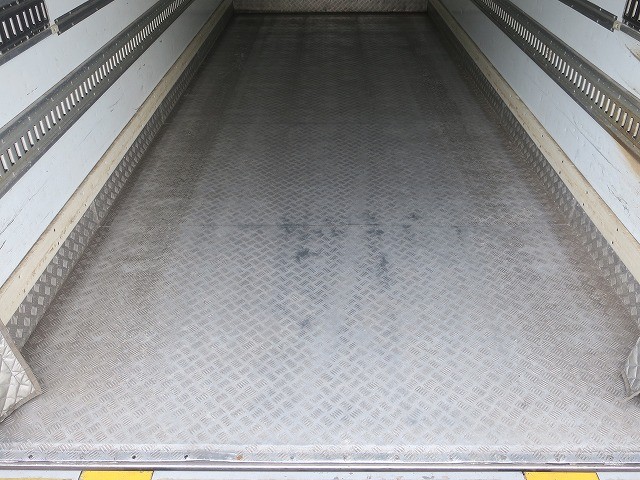 中古トラック いすゞ冷凍バン #5