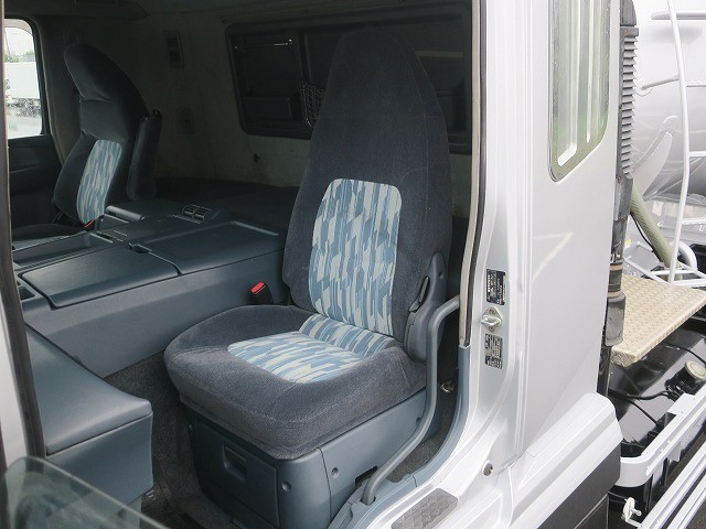 中古トラック 三菱ふそう粉粒体運搬車 #22