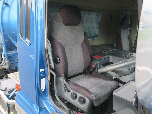 三菱ふそう スーパーグレート 粉粒体運搬車
