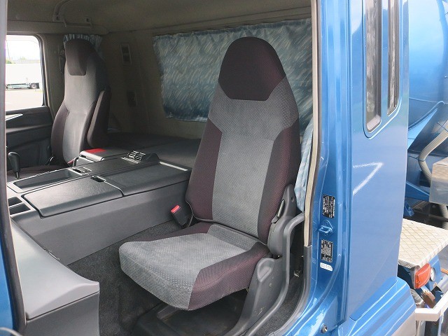 三菱ふそう スーパーグレート 粉粒体運搬車