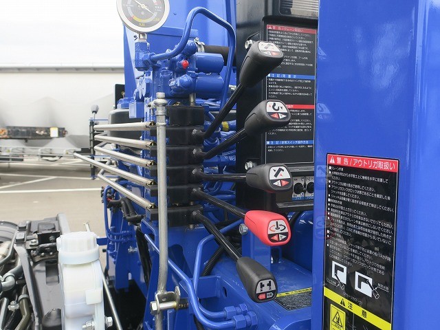 中古トラック 三菱ふそうクレーン付平ボディアルミブロック ＃9