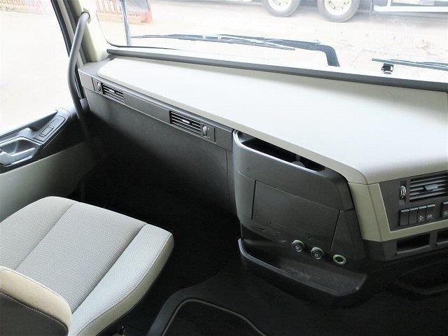 中古トラック ボルボトラクタ #11