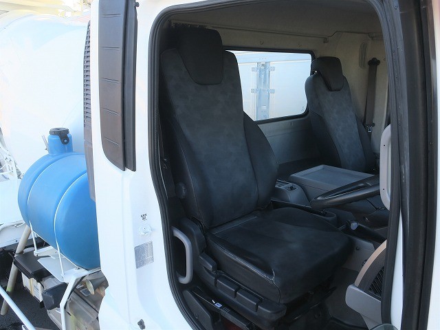 中古トラック UDトラックスコンクリートミキサー車 #12