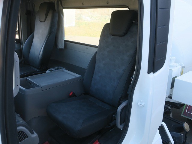 中古トラック UDトラックスコンクリートミキサー車 #22