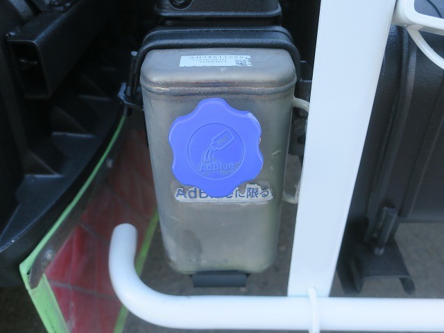 中古トラック UDトラックスコンクリートミキサー車 #9