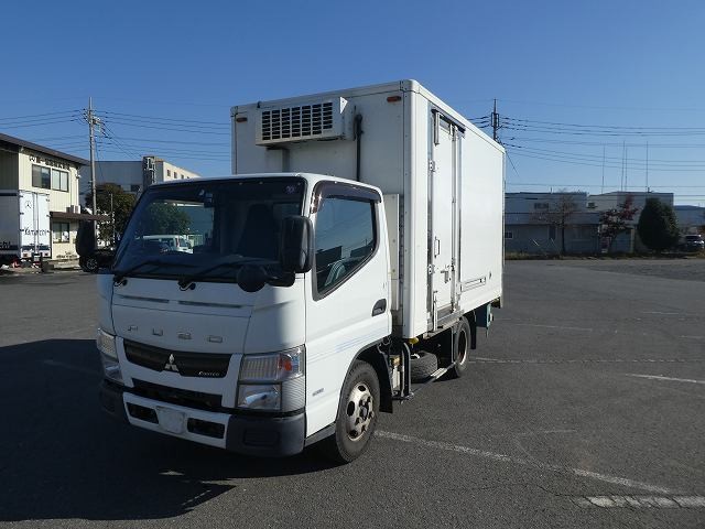 三菱ふそう　冷凍バン