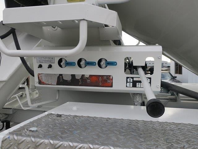 中古トラック いすゞコンクリートミキサー車 #10
