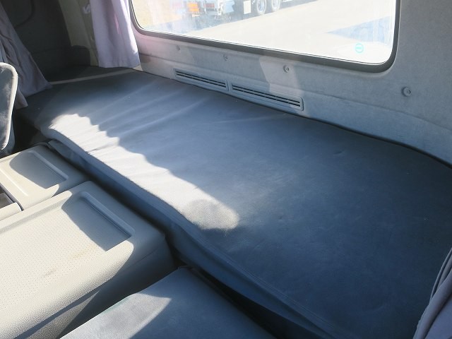 中古トラック UDトラックストラクタヘッド #23