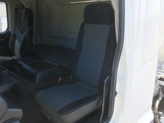 中古トラック 日野粉粒体運搬車 #22