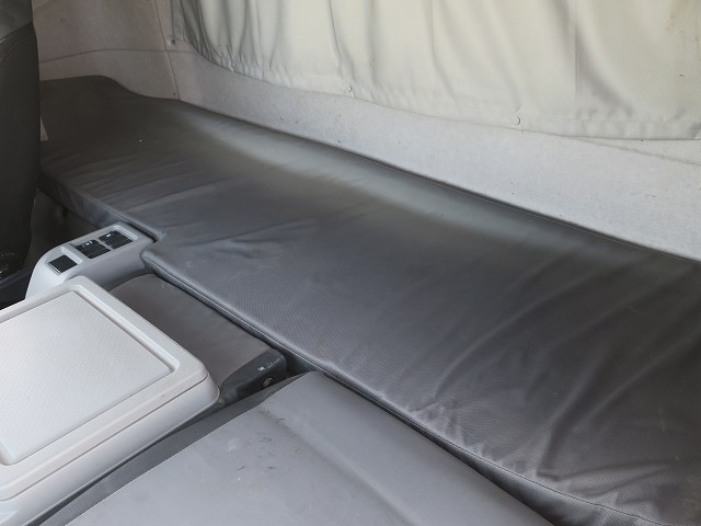 UDトラックス 中型ダンプ