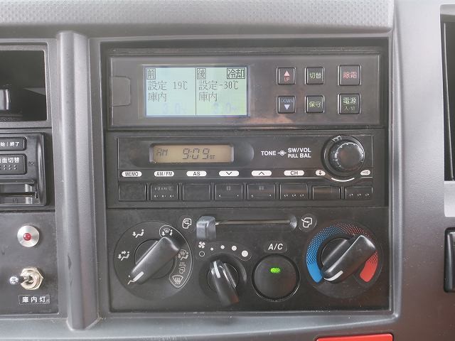 中古トラック いすゞ冷凍バン #20