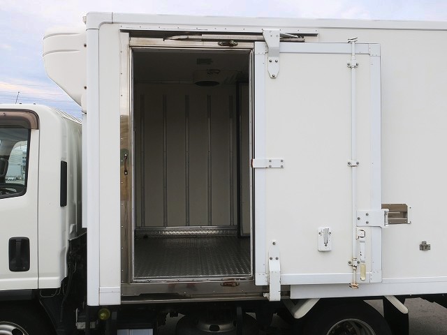 中古トラック いすゞ冷凍バン #8