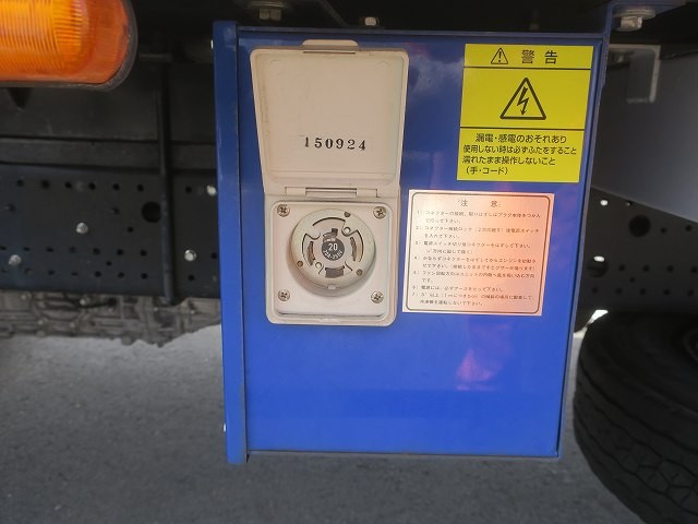 中古トラック いすゞ冷凍バン #12