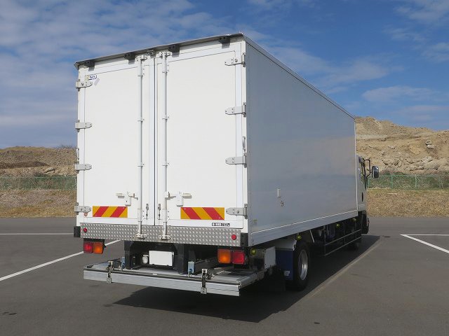 中古トラック いすゞ冷凍バン #3