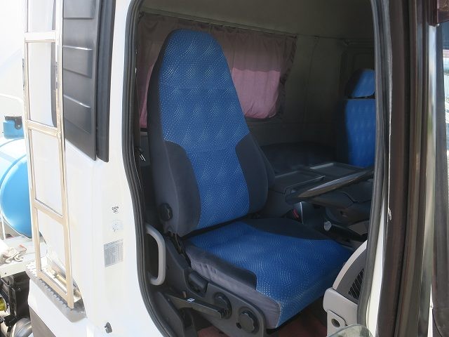中古トラック UDトラックスコンクリートミキサー車 #15