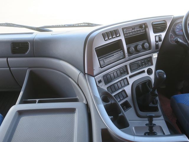 中古トラック UDトラックスコンクリートミキサー車 #17