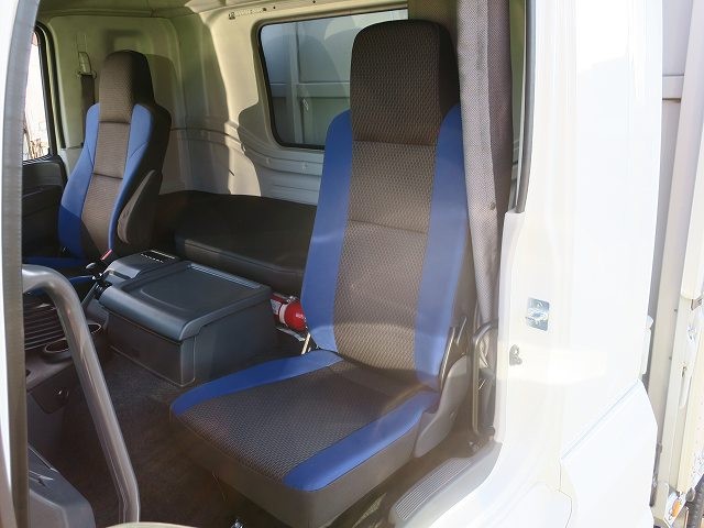 いすゞギガ大型アルミウィング 