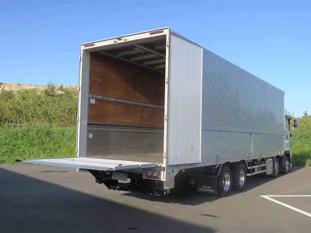 中古トラック いすゞアルミウィング ＃7