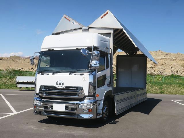 UDトラックス クオン 大型アルミウィング
