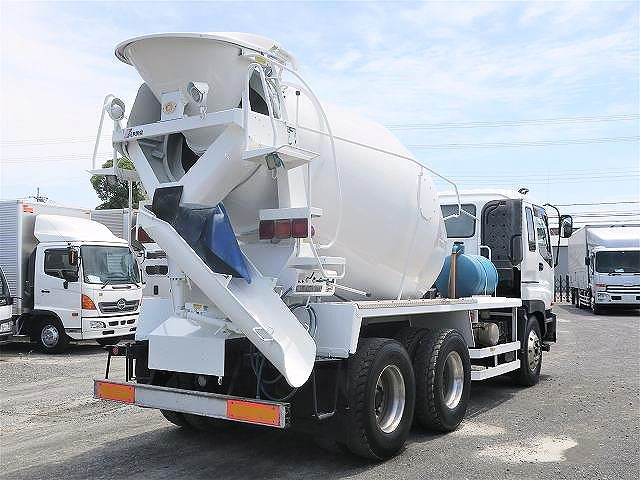 中古トラック いすゞコンクリートミキサー車 #3