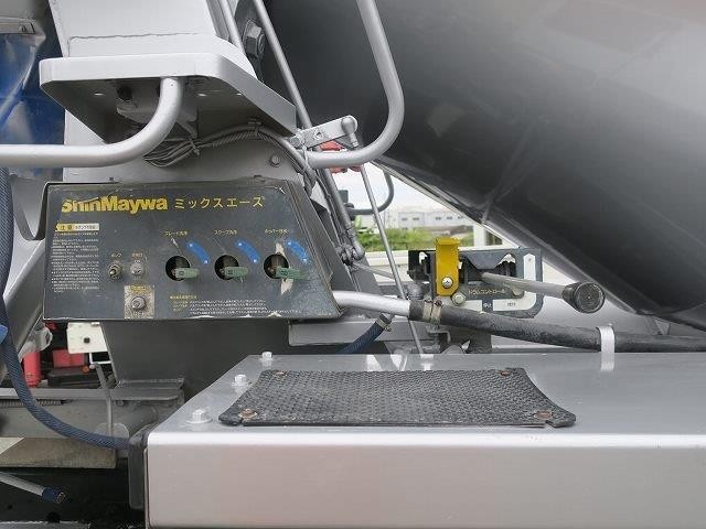 中古トラック いすゞコンクリートミキサー車 #9