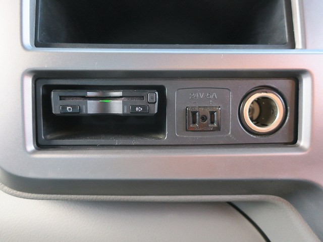 中古トラック UDトラックス平ボディアルミブロック #22