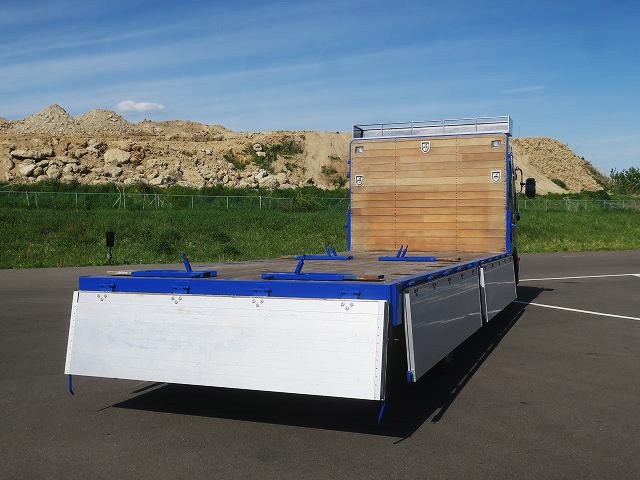 中古トラック UDトラックス平ボディアルミブロック #8