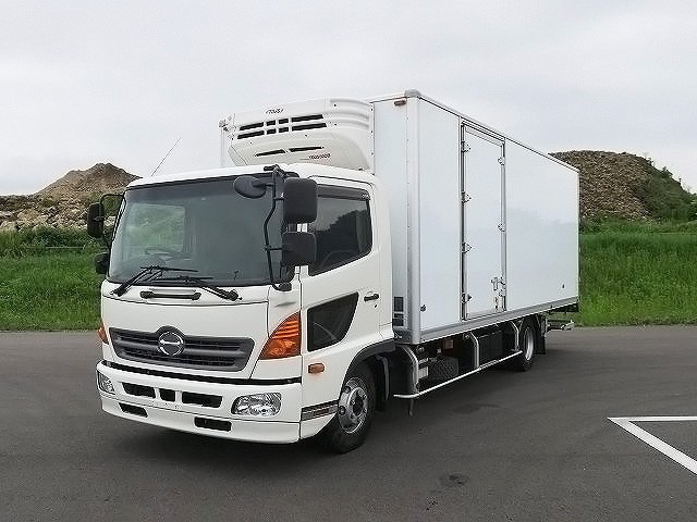 日野 レンジャー 中型冷凍バン