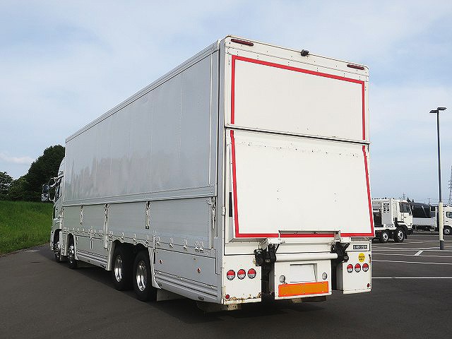 UDトラックス クオン 大型 アルミウィング
