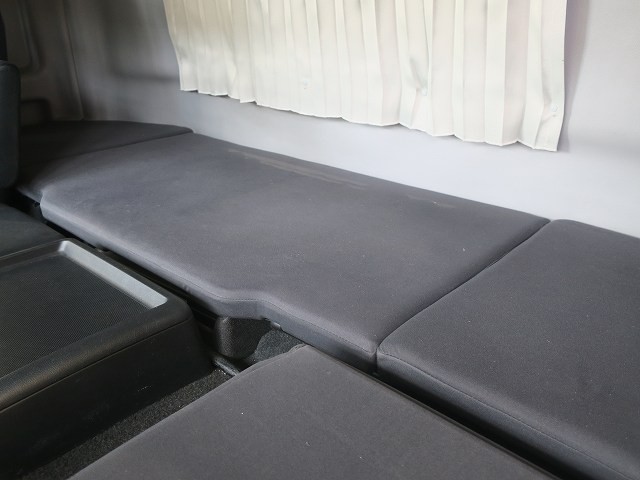 中古トラック 日野クレーン付平ボディ #22