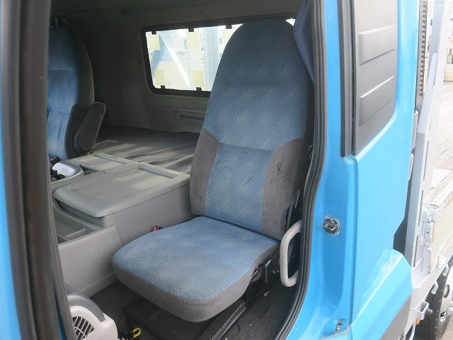 中古トラック UDトラックス平ボディアルミブロック #22