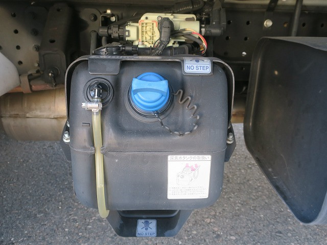 中古トラック 三菱ふそう冷凍バン ＃13