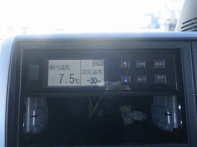 中古トラック 三菱ふそう冷凍バン ＃21