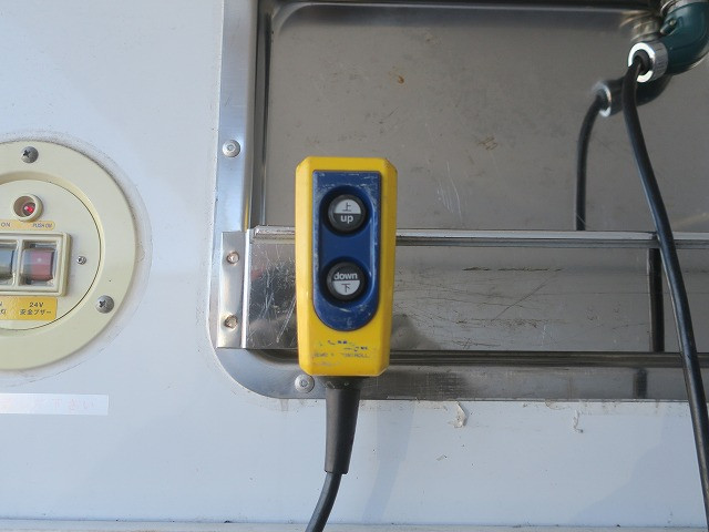 中古トラック 三菱ふそう冷凍バン ＃8