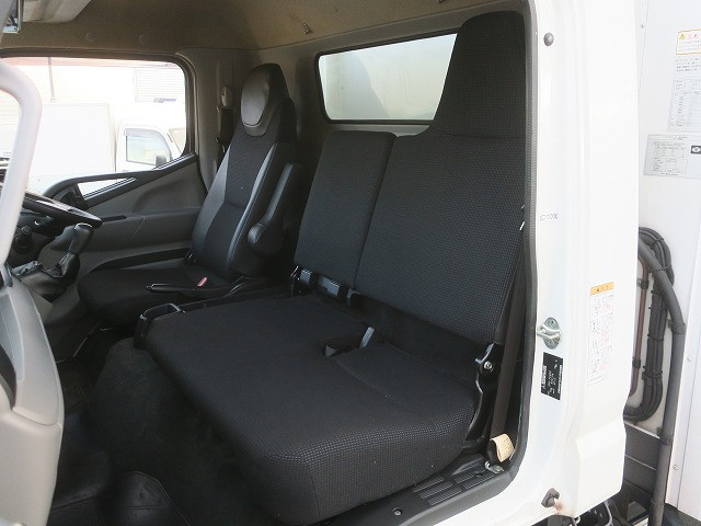 中古トラック 三菱ふそう冷凍バン ＃23