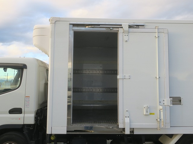 中古トラック 三菱ふそう冷凍バン ＃8