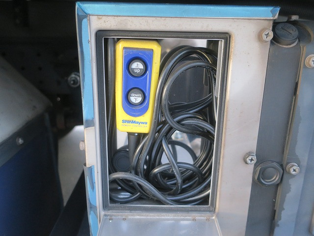 中古トラック 三菱ふそう冷凍バン ＃9