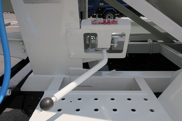 中古トラック いすゞコンクリートミキサー車 #9