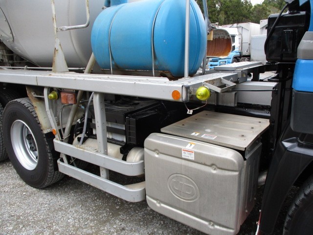 中古トラック UDトラックスコンクリートミキサー車 #8