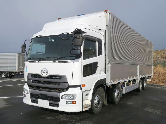 UDトラックス クオンアルミウィング