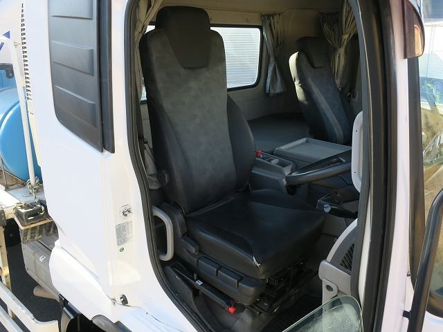 中古トラック UDトラックスコンクリートミキサー車 #15