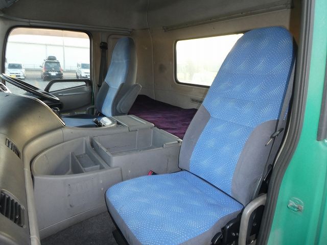 中古トラック UDトラックストラクタヘッド #22