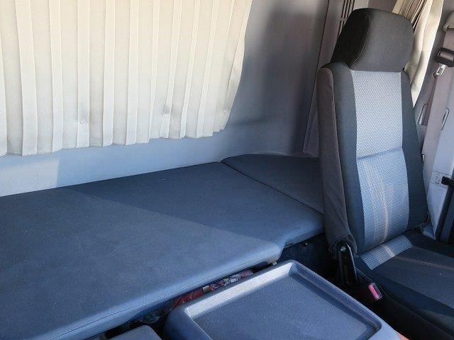 中古トラック 日野粉粒体運搬車 #23